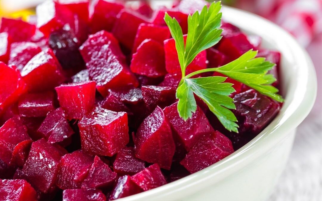 Ensalada Cítrica de Betabel y Manzana